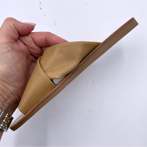 NEW Everlane Light Taupe Tan Leather Day Crossover Sandal in Size 6.5 - Picture 5 of 10